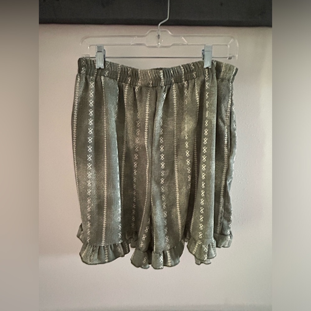 LulaRoe Jude Short - Size Large